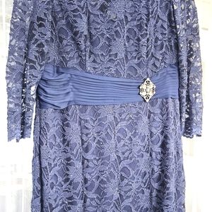 Cachet Lace Eggplant in color cocktail dresssize 14